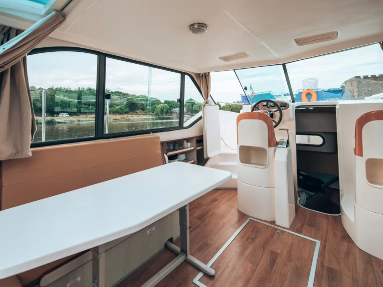 Nicols Yacht Confort Family 4-7 p. charter bareboat or skippered in  Sablé-sur-Sarthe