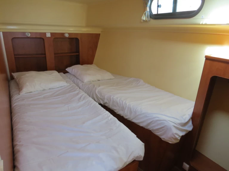 Yacht charter Sablé-sur-Sarthe - Nicols Yacht Premium Family 4-6 p. on SamBoat