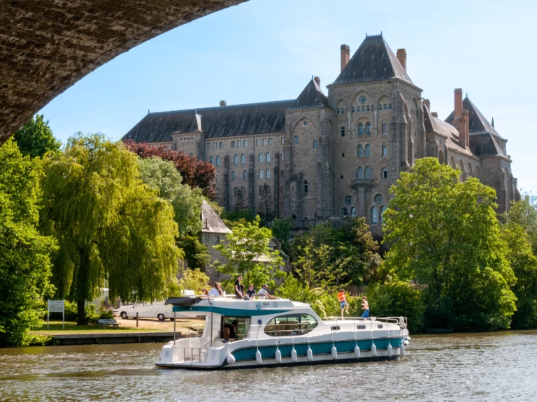 Yacht charter Grez-Neuville - Nicols Yacht Premium Groupe XL 8-12 p. on SamBoat