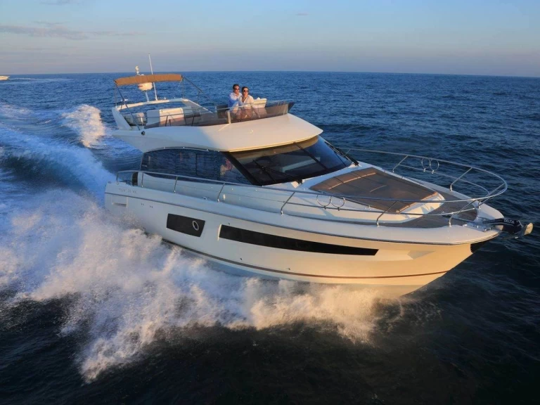 Yacht hire Giardini-Naxos cheap Prestige 450 Fly