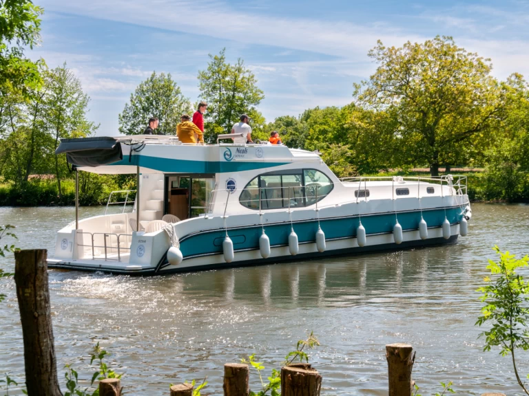 Yacht charter Sablé-sur-Sarthe - Nicols Yacht Premium Groupe XL 8-12 p. on SamBoat