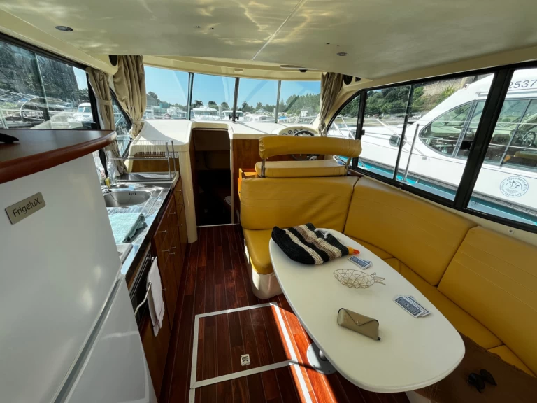Yacht charter Grez-Neuville - Nicols Yacht Confort Couple XL 2-4 p. on SamBoat
