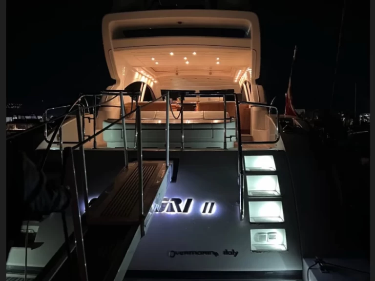 Yacht hire Salerno cheap Mangusta 72