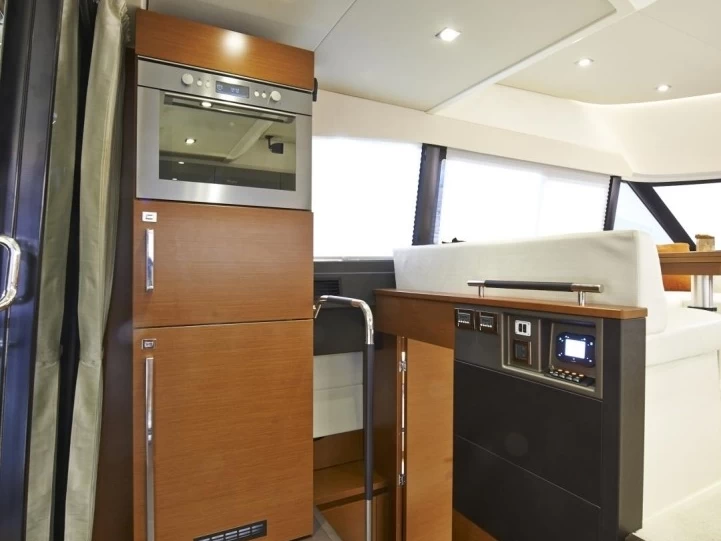 Motorboat to hire Giardini-Naxos at the best price