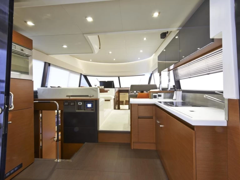 Yacht charter Giardini-Naxos - Prestige Prestige 450 Fly on SamBoat