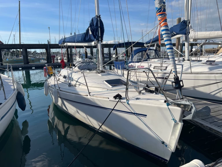 Elan Elan 31 charter bareboat or skippered in  Quiberon