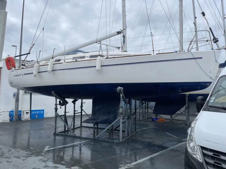 Yacht hire Quiberon cheap Elan 31