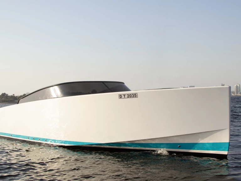 Hire a VanDutch VanDutch 40 Dubai Marina