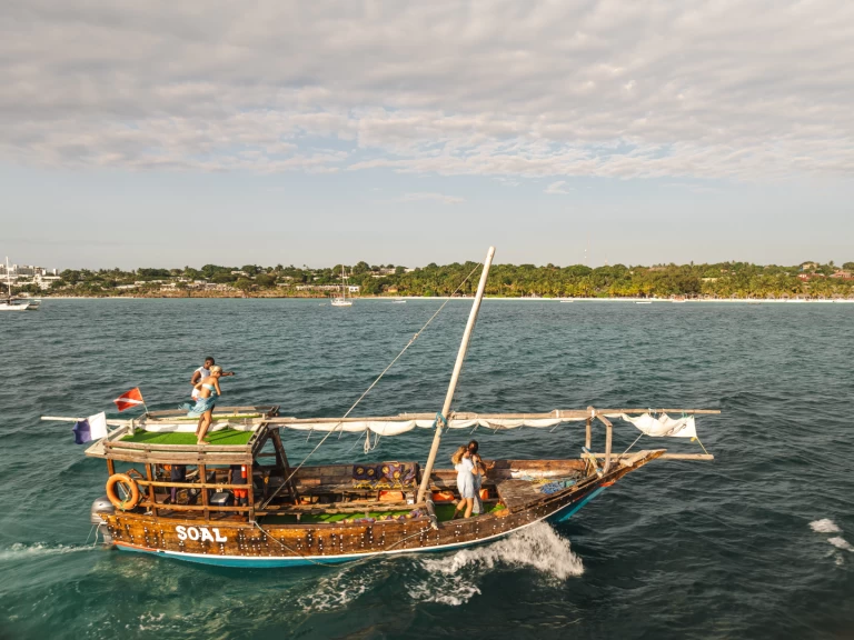 Charter a Custom Made Custom made in Kendwa on Samboat