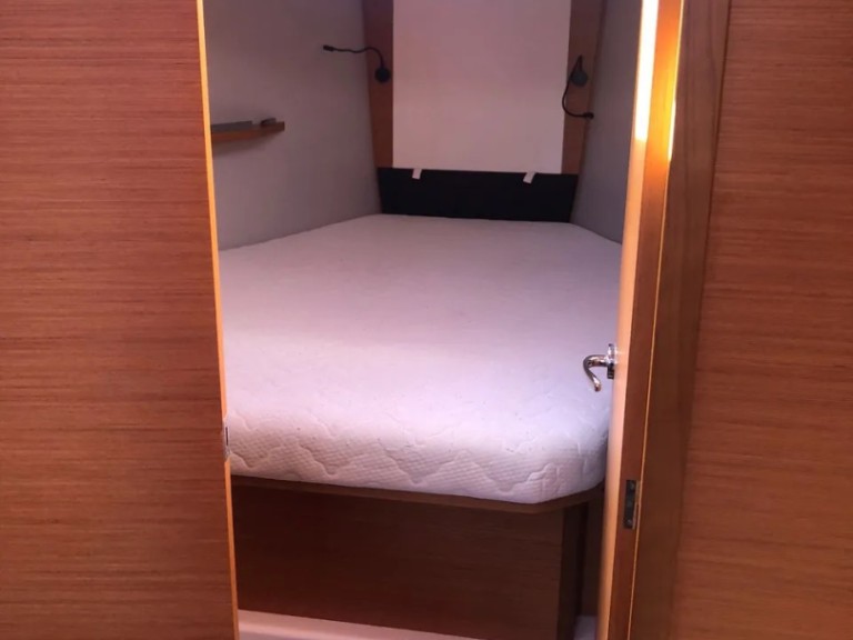 Sailboat to hire Palermo at the best price