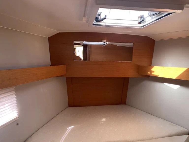 Yacht hire Cagliari cheap Dufour 390