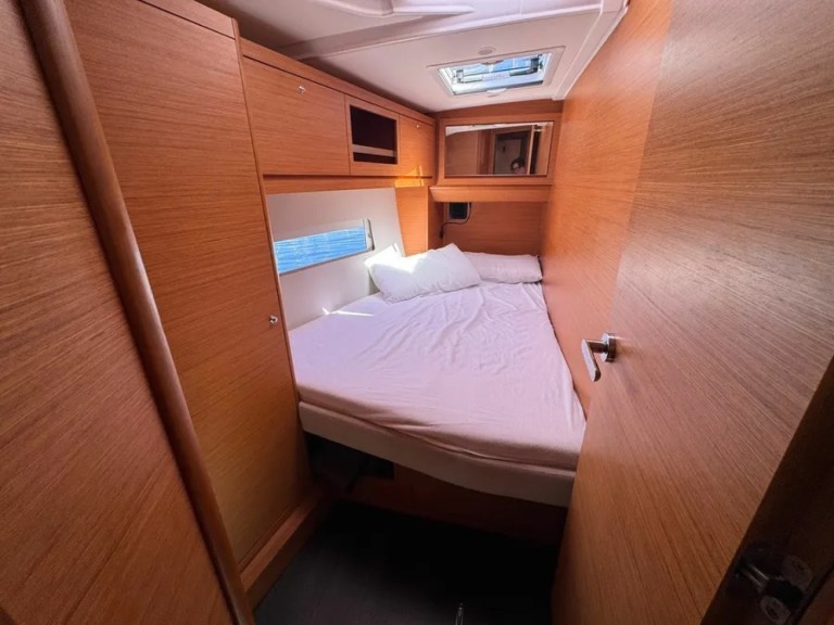 Hire a Dufour Dufour 470 Palermo