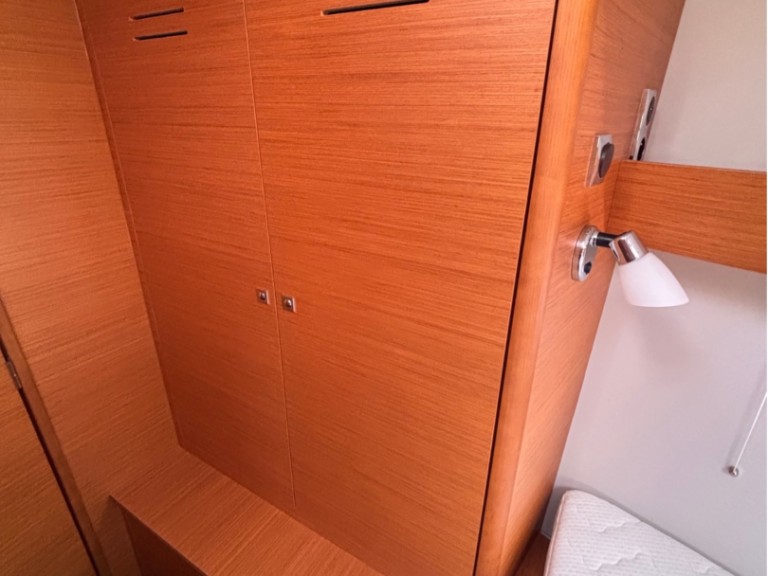 Yacht charter Palermo - Dufour Dufour 390 on SamBoat