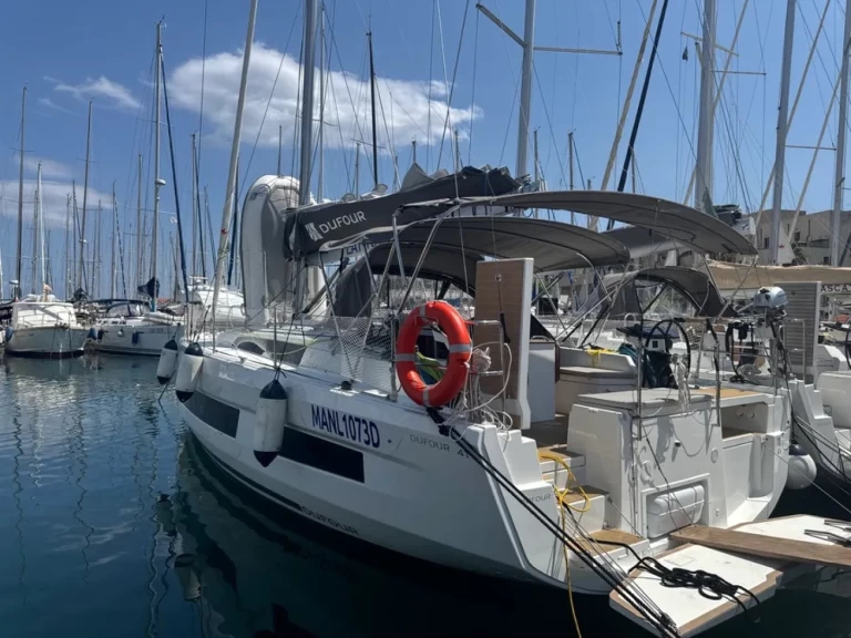 Yacht hire Procida cheap Dufour 41