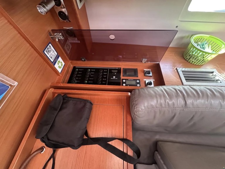 Sailboat hire in Saltsjö-duvnäs - Dufour Dufour 460 Grand Large