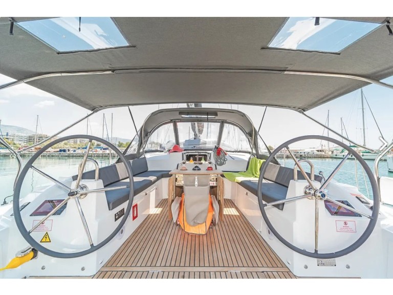 Hire Sailboat with or without skipper Bénéteau Alimos