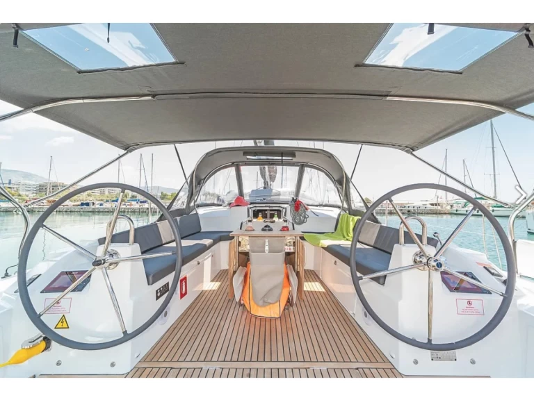 Hire Sailboat with or without skipper Bénéteau Alimos