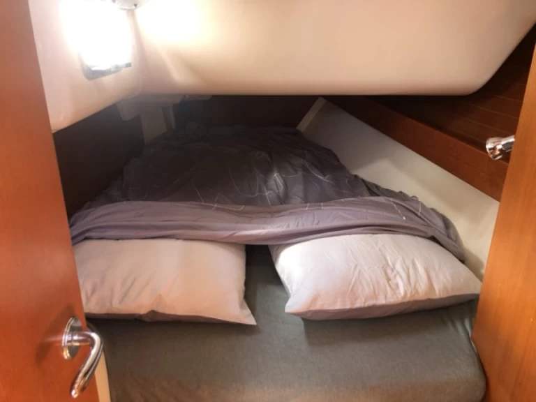 Charter a Dufour Dufour 34 in Pointe-à-Pitre on Samboat