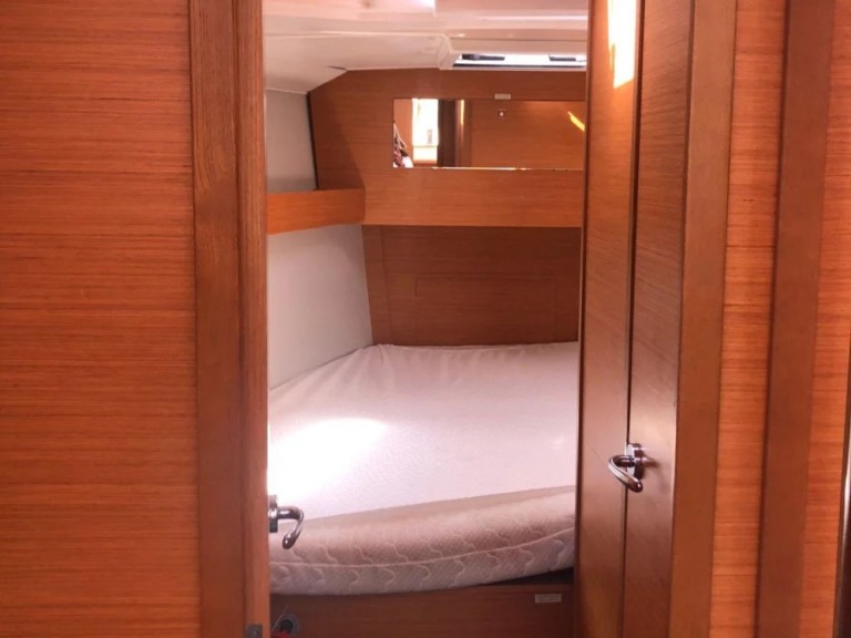 Yacht charter Cagliari - Dufour Dufour 390 on SamBoat