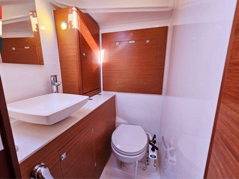 Hire a Dufour Dufour 390 Cagliari