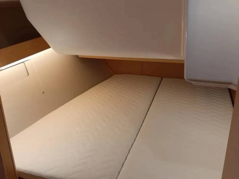 Sailboat to hire Palermo at the best price