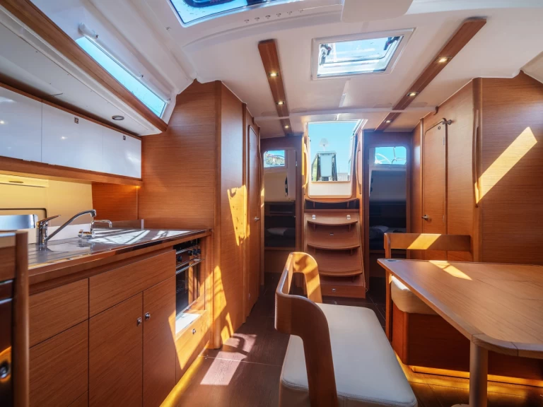 Sailboat to hire Cagliari at the best price