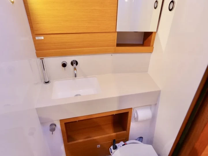 Sailboat hire in Procida - Dufour Dufour 530