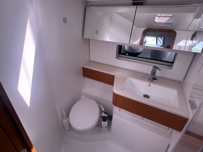 Yacht charter Palermo - Dufour Dufour 48 on SamBoat