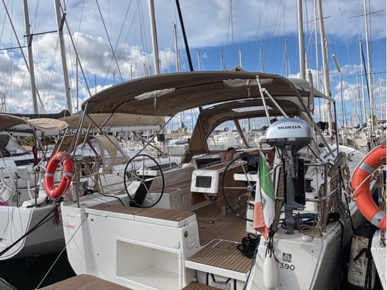 Yacht charter Palermo - Dufour Dufour 390 on SamBoat