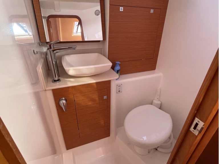 Hire a Dufour Dufour 390 Palermo