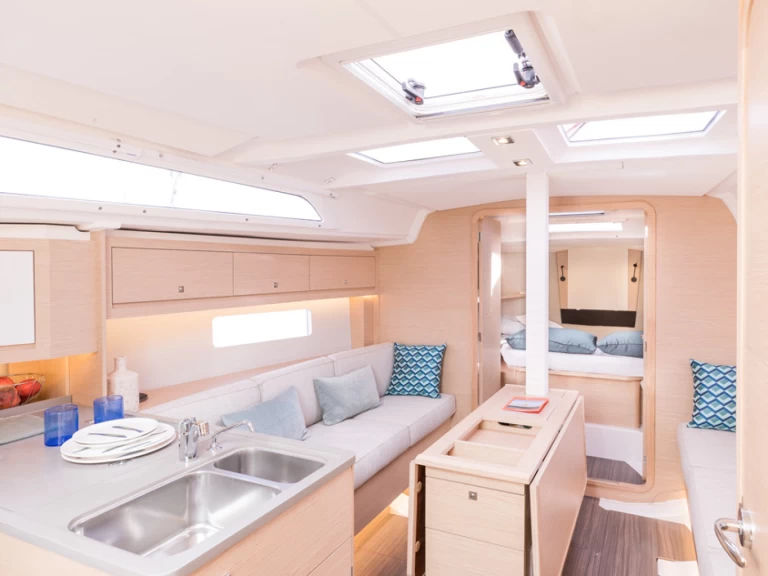 Sailboat hire in Procida - Dufour Dufour 37