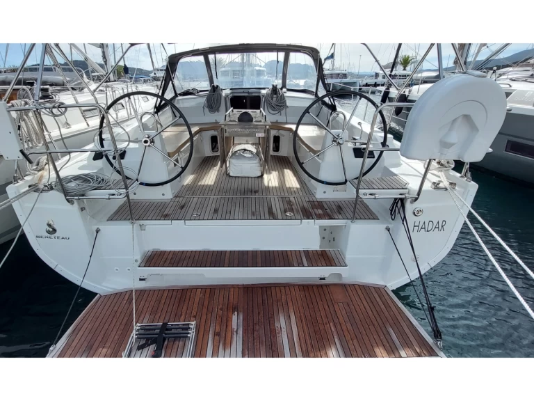 Sailboat to hire Olbia at the best price