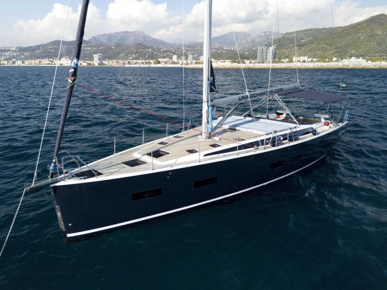 Sailboat to hire Salerno at the best price