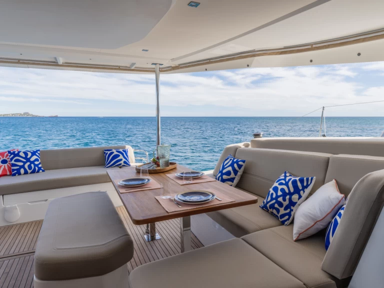 Yacht charter Portimão - Fountaine Pajot FP 44 on SamBoat