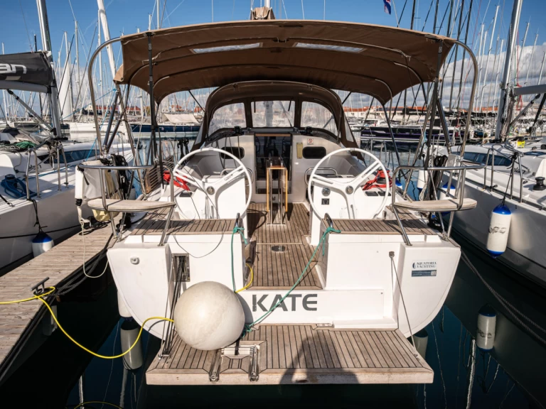 Hire Sailboat with or without skipper Elan Pirovac