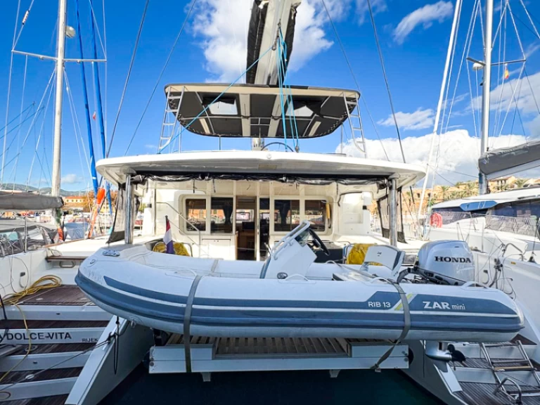 Catamaran hire in Pirovac - Lagoon Lagoon 52 F