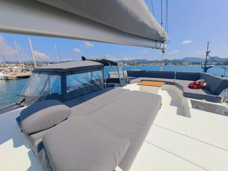 Yacht hire Le Marin cheap Aura 51