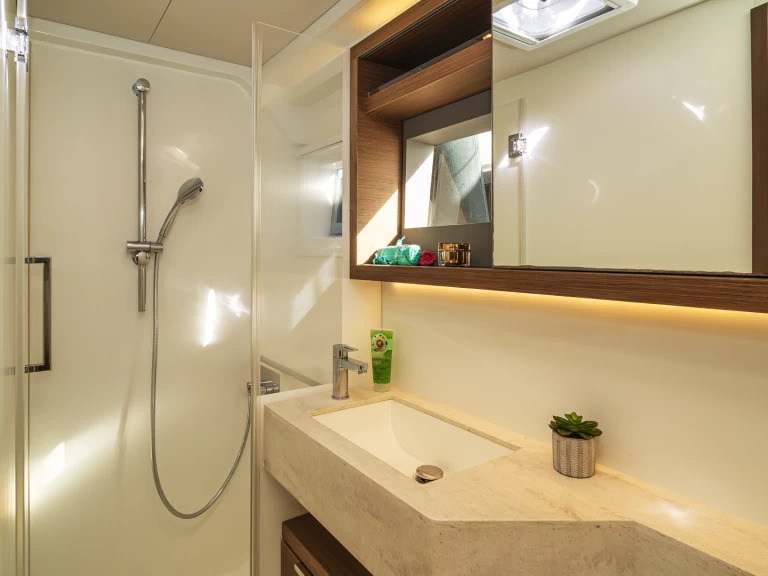 Catamaran hire in Alimos - Lagoon Lagoon 50