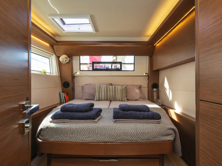 Charter a Lagoon Lagoon 50 in Alimos on Samboat