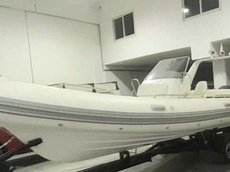 Yacht hire Baden cheap Eagle 650 H