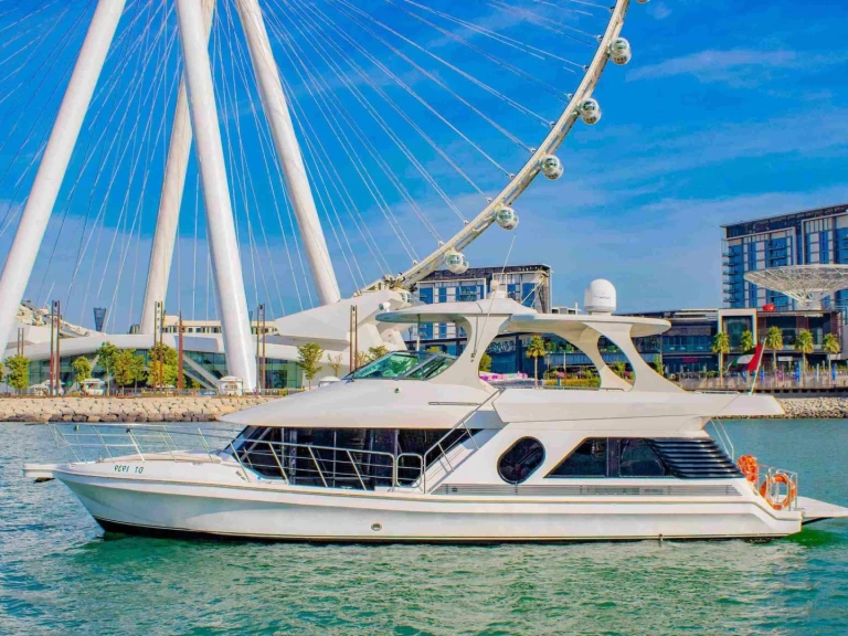 Charter a Blue-Water 62 in Dubai Marina on Samboat