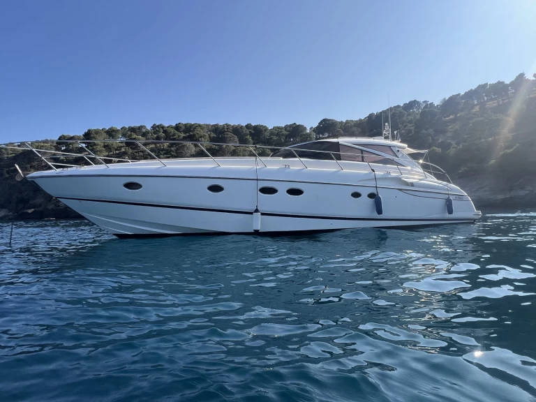 Hire Luxury Yacht with or without skipper Princess Roses