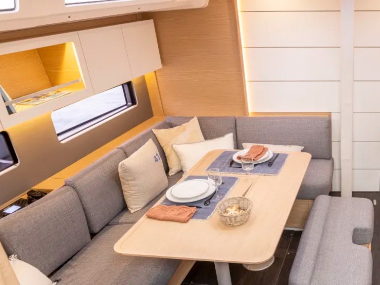 Yacht hire Saint George cheap Moorings 41.3