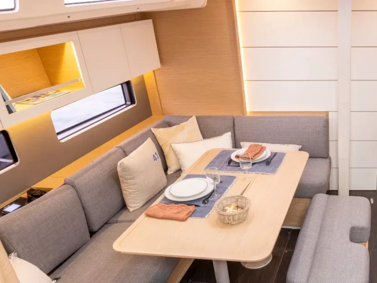 Yacht hire Saint George cheap Moorings 41.3