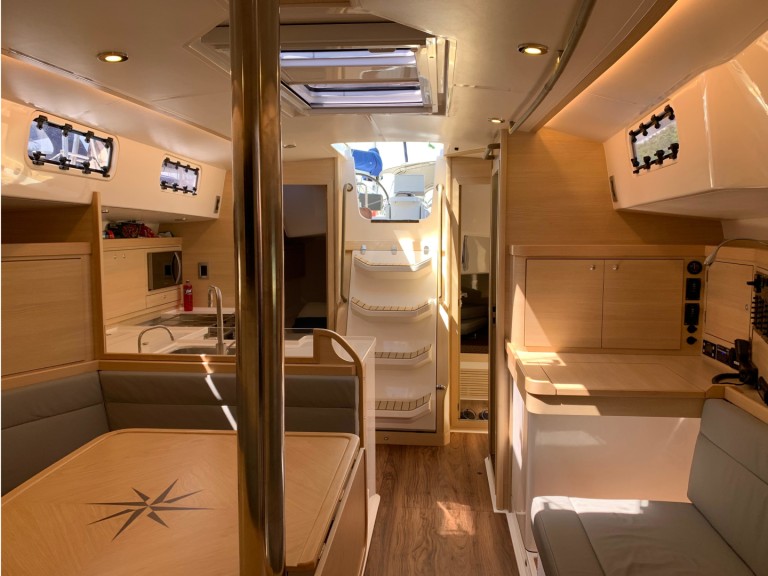 Hire Sailboat with or without skipper Delta Yacht Paraty