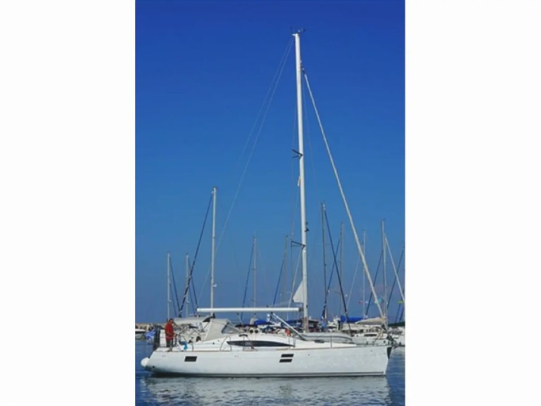 Sailboat to hire Gouvia at the best price