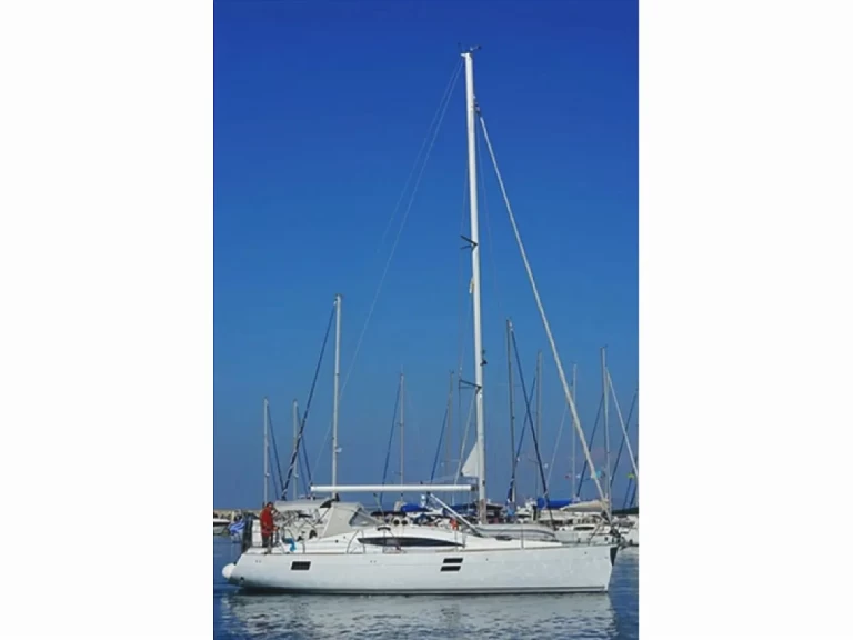 Sailboat to hire Gouvia at the best price
