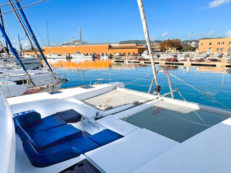 Catamaran to hire Pirovac at the best price