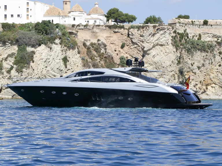 Yacht charter Ibiza Town - Sunseeker Predator 82 on SamBoat