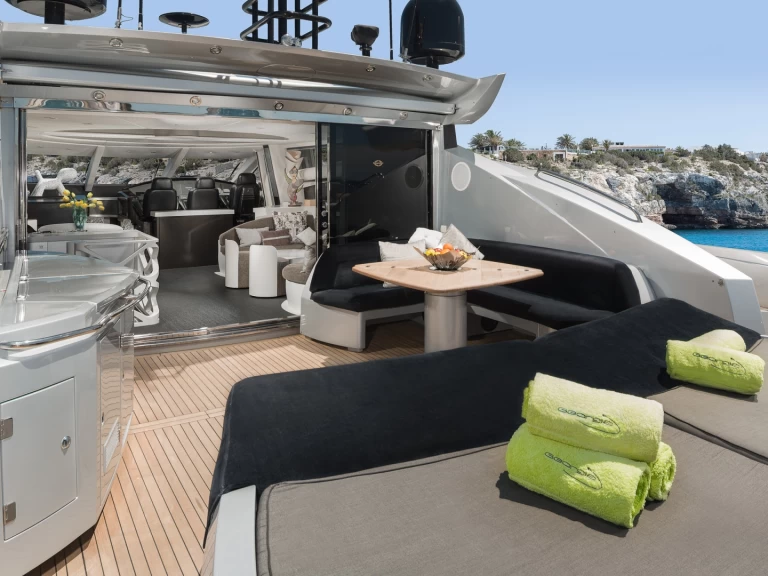 Motorboat hire in Ibiza Town - Sunseeker Predator 82